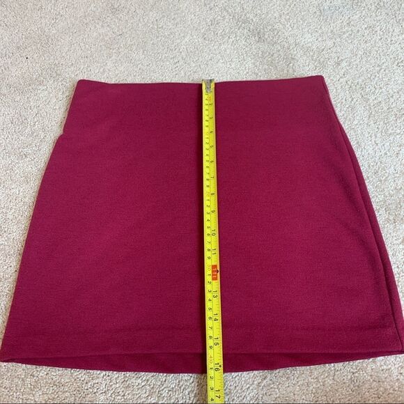BCBGENERATION hot fuchsia pink stretchy mini skirt Sz M - Picture 7 of 9
